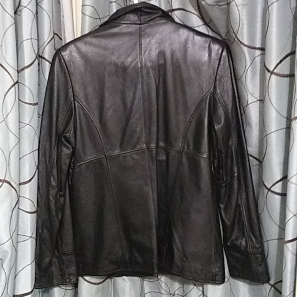 Maxima Wilson's jacket - Picture 3 of 6